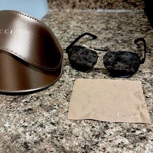 Gucci sunglasses, unisex